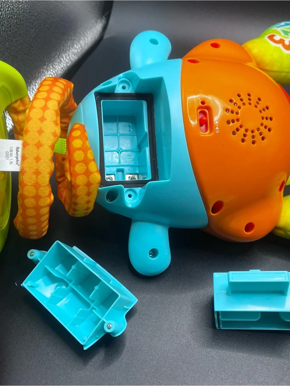 Fisher-Price DJ Bouncin' Beats Interactive Musical Singing Learning Toy ABC 123